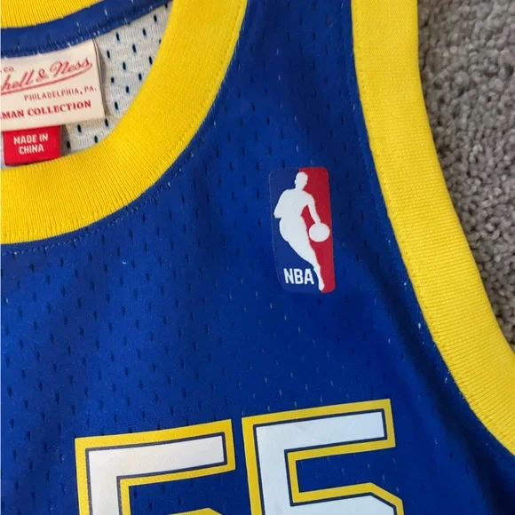 Dikembe Mutombo Jersey - Picture 8 of 8